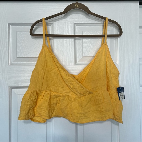 Arizona Crop-Top (NWT) - Picture 3 of 9